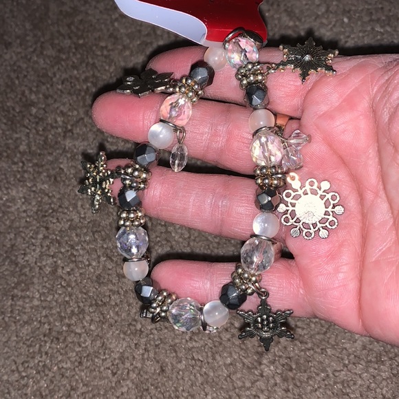 NWT Snow Flake Bracelet - Picture 3 of 8